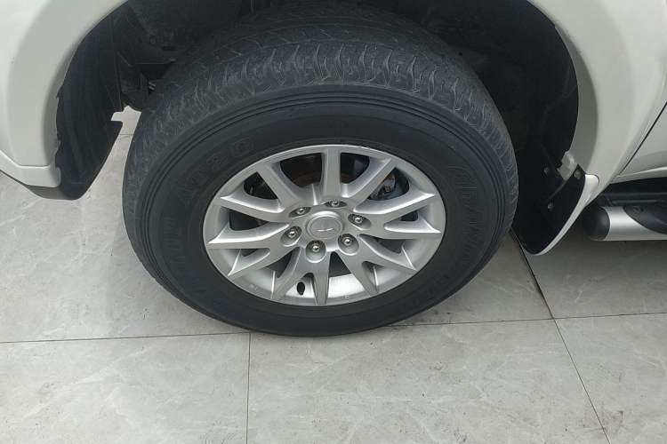 Used Mitsubishi Pajero Sport 2013 3.0L Automatic Two-Wheel Drive Luxury Edition Exterior 4