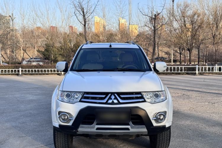 Used Mitsubishi Pajero Sport 2013 3.0L Automatic Two-Wheel Drive Luxury Edition Exterior 4