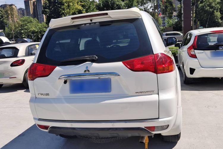 Used Mitsubishi Pajero Sport 2013 3.0L Automatic 4x4 Executive Edition Exterior 4