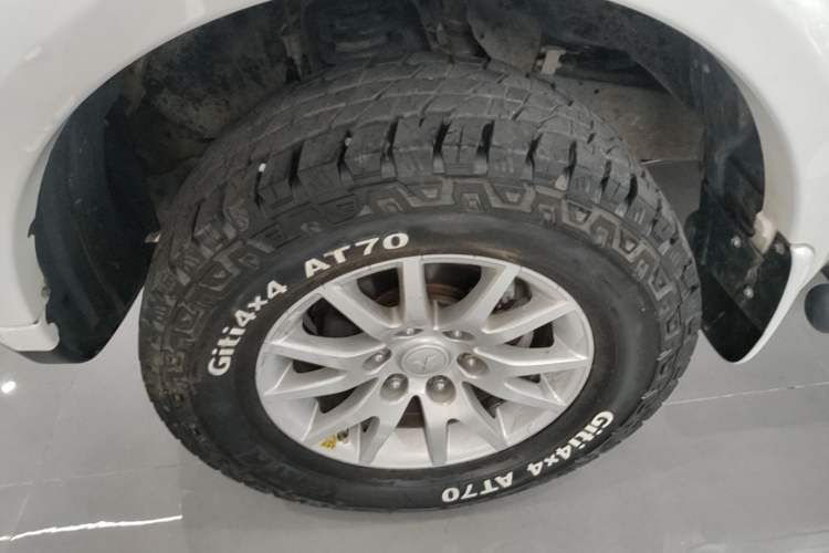 Used Mitsubishi Pajero Sport 2013 3.0L Automatic 4x4 Executive Edition Exterior 4