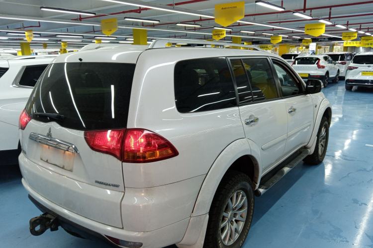 Used Mitsubishi Pajero Sport 2013 3.0L Automatic 4x4 Flagship Edition Exterior 5