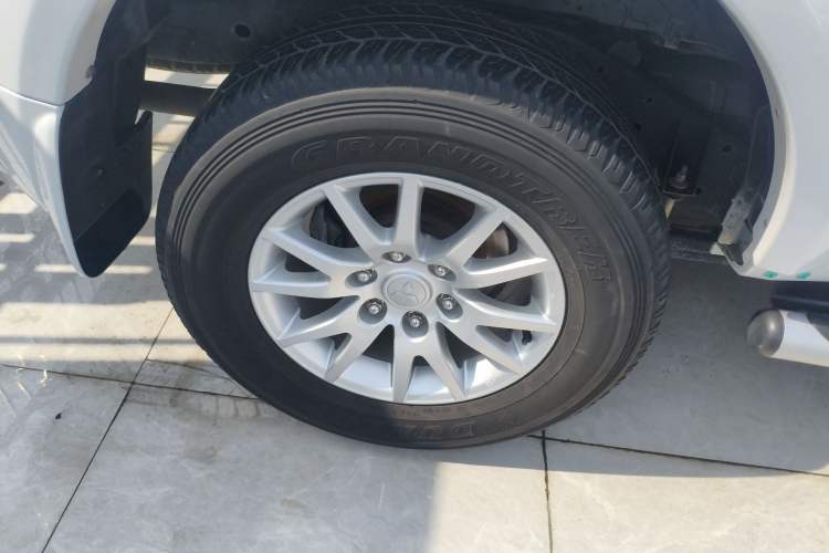 Used Mitsubishi Pajero Sport 2013 3.0L Automatic Two-Wheel Drive Luxury Edition Exterior 5
