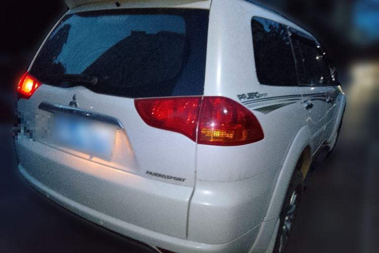 Used Mitsubishi Pajero Sport 2013 3.0L Automatic 4x4 Executive Edition Exterior 5