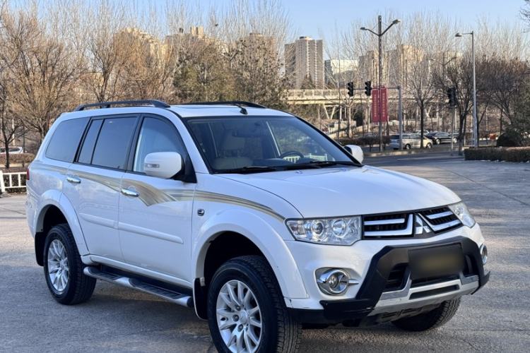 Used Mitsubishi Pajero Sport 2013 3.0L Automatic Two-Wheel Drive Luxury Edition Exterior 5