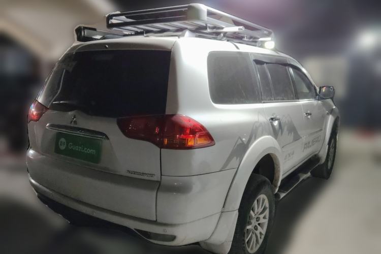Used Mitsubishi Pajero Sport 2013 3.0L Automatic 4x4 Executive Edition Exterior 5