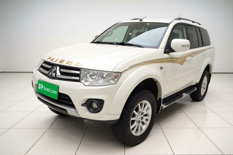Used Mitsubishi Pajero Sport 2013 3.0L Automatic Two-Wheel Drive Luxury Edition Exterior 5
