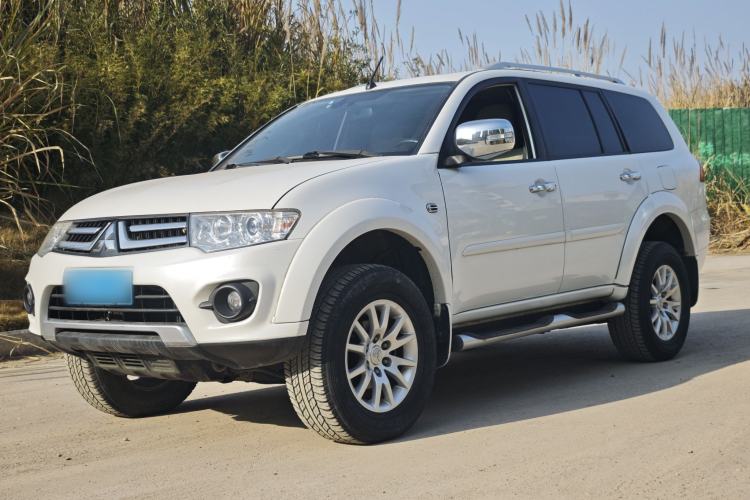 Used Mitsubishi Pajero Sport 2013 3.0L Automatic 4x4 Flagship Edition Exterior 5