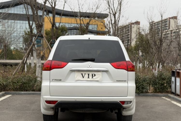 Used Mitsubishi Pajero Sport 2013 3.0L Automatic Two-Wheel Drive Luxury Edition Exterior 6