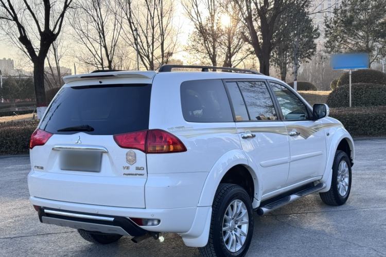 Used Mitsubishi Pajero Sport 2013 3.0L Automatic Two-Wheel Drive Luxury Edition Exterior 6