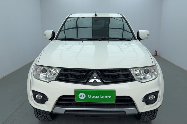 Used Mitsubishi Pajero Sport 2013 2.4L Manual Two-Wheel Drive Comfort Edition Exterior 6