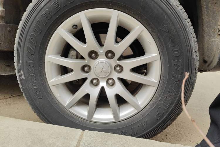 Used Mitsubishi Pajero Sport 2013 3.0L Automatic 4x4 Flagship Edition Exterior 7