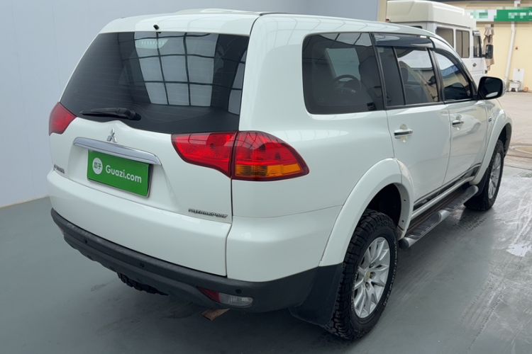 Used Mitsubishi Pajero Sport 2013 2.4L Manual Two-Wheel Drive Comfort Edition Exterior 8