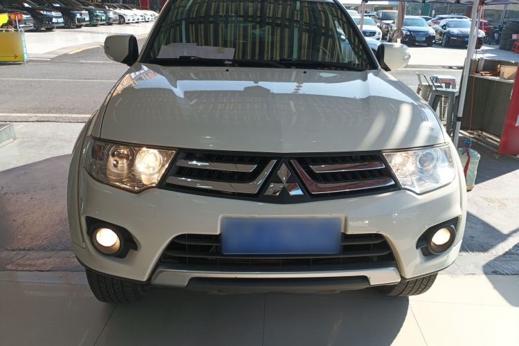 Used Mitsubishi Pajero Sport 2013 2.4L Manual Two-Wheel Drive Comfort Edition Front