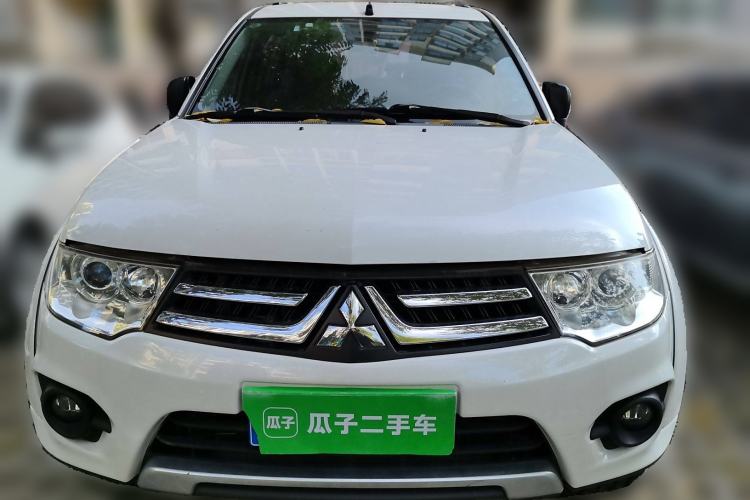 Used Mitsubishi Pajero Sport 2013 3.0L Automatic 4x4 Executive Edition Front