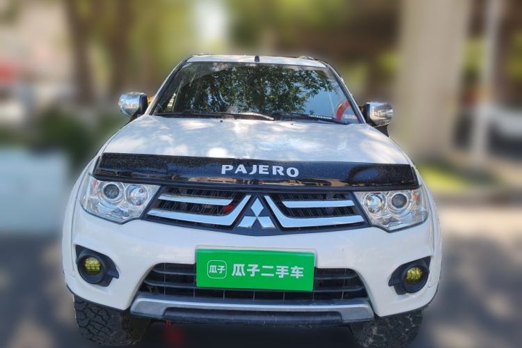 Used Mitsubishi Pajero Sport 2013 3.0L Automatic 4x4 Executive Edition Front
