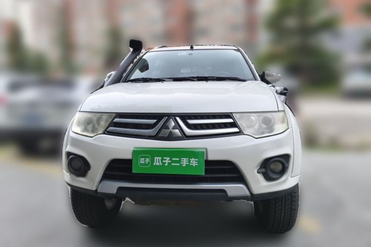 Used Mitsubishi Pajero Sport 2013 3.0L Automatic 4x4 Executive Edition Front