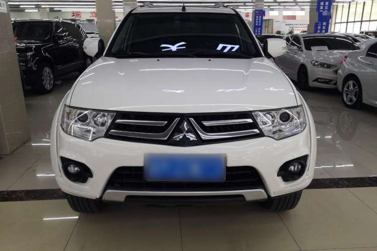 Used Mitsubishi Pajero Sport 2013 3.0L Automatic Two-Wheel Drive Luxury Edition Front