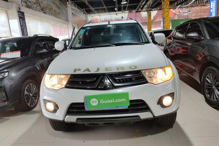 Used Mitsubishi Pajero Sport 2013 3.0L Automatic Two-Wheel Drive Luxury Edition Front