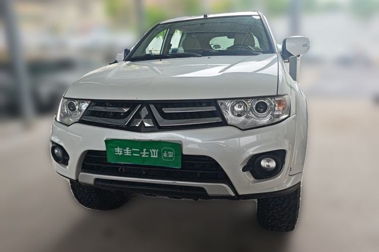 Used Mitsubishi Pajero Sport 2013 3.0L Automatic Two-Wheel Drive Luxury Edition Front