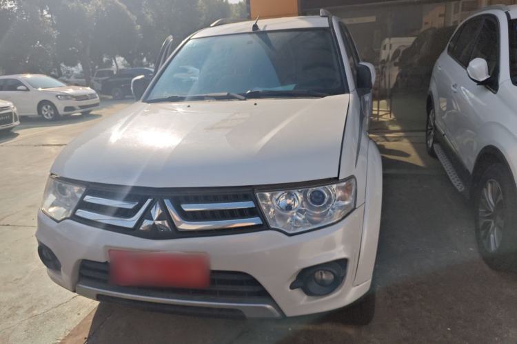 Used Mitsubishi Pajero Sport 2013 2.4L Manual Two-Wheel Drive Comfort Edition Front