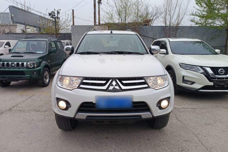 Used Mitsubishi Pajero Sport 2013 3.0L Automatic 4x4 Executive Edition Front