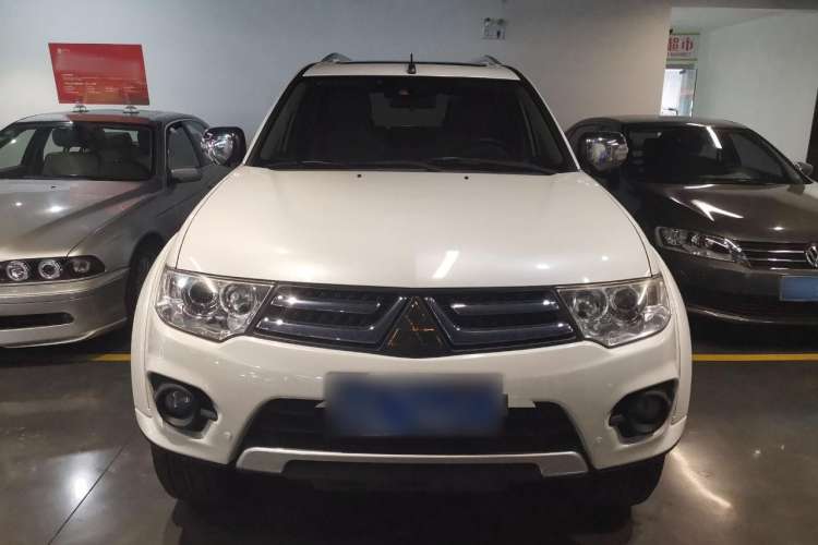Used Mitsubishi Pajero Sport 2013 3.0L Automatic 4x4 Flagship Edition Front
