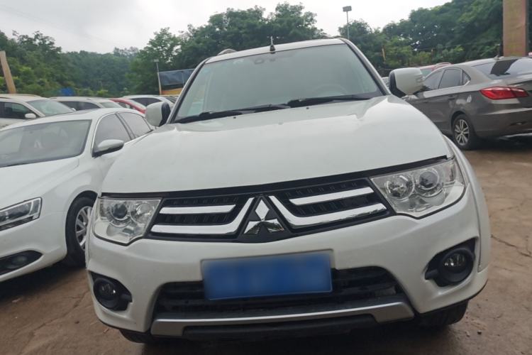 Used Mitsubishi Pajero Sport 2013 3.0L Automatic Two-Wheel Drive Luxury Edition Front