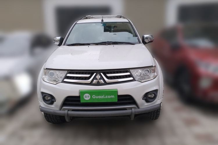 Used Mitsubishi Pajero Sport 2013 3.0L Automatic 4x4 Executive Edition Front