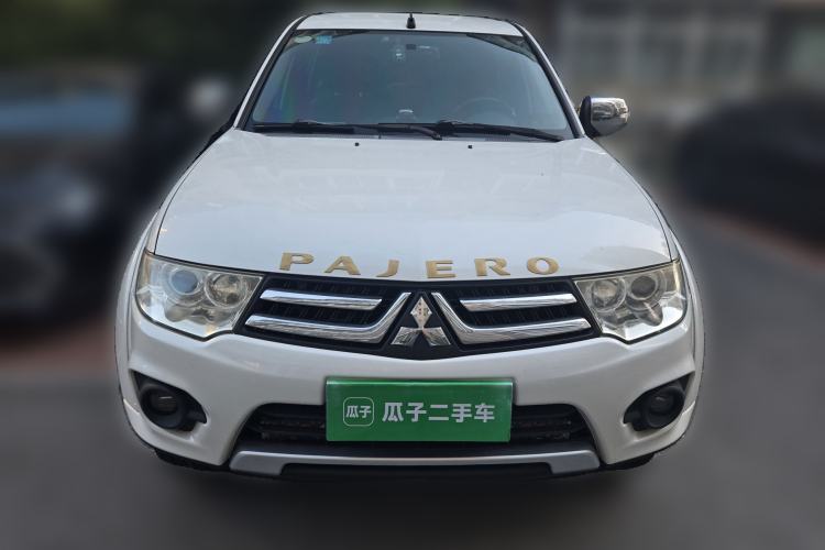 Used Mitsubishi Pajero Sport 2013 3.0L Automatic 4x4 Executive Edition Front