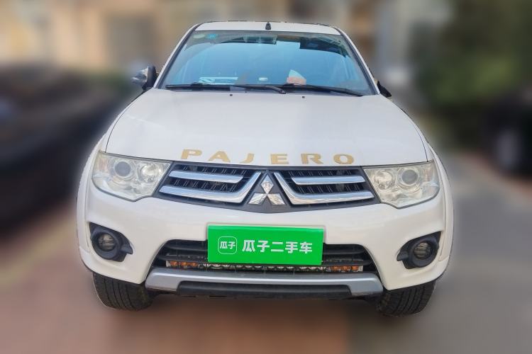 Used Mitsubishi Pajero Sport 2013 3.0L Automatic 4x4 Executive Edition Front