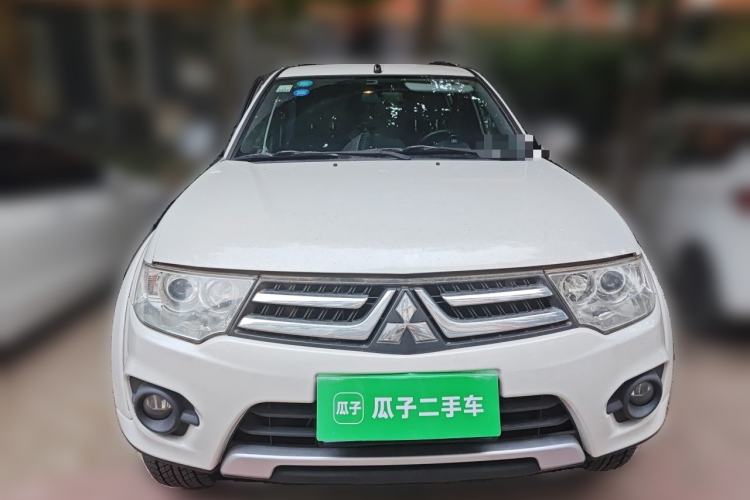 Used Mitsubishi Pajero Sport 2013 3.0L Automatic 4x4 Executive Edition Front