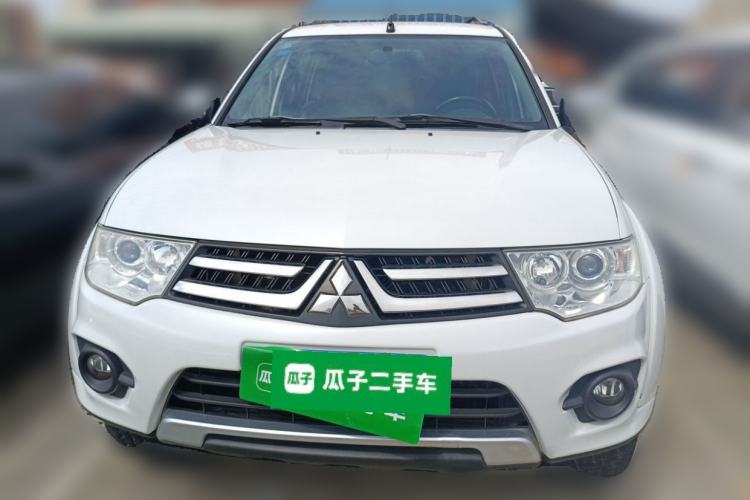 Used Mitsubishi Pajero Sport 2013 3.0L Automatic 4x4 Executive Edition Front