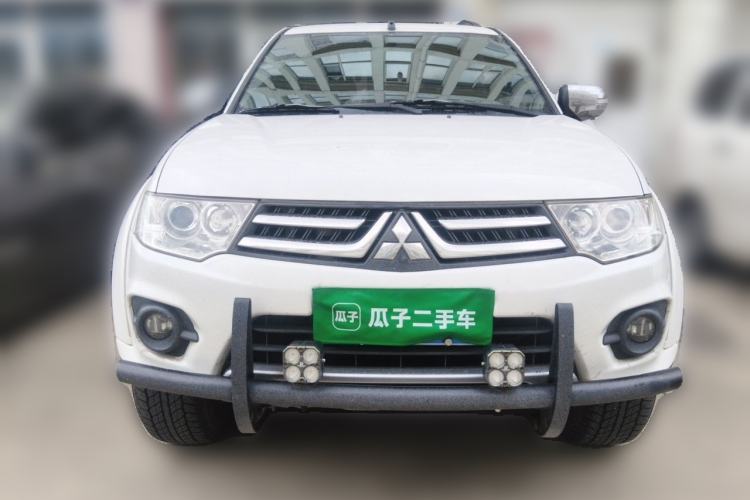 Used Mitsubishi Pajero Sport 2013 3.0L Automatic 4x4 Executive Edition Front
