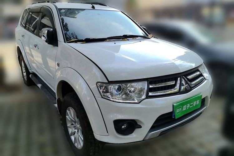 Used Mitsubishi Pajero Sport 2013 3.0L Automatic 4x4 Executive Edition Front Right 45 Deg