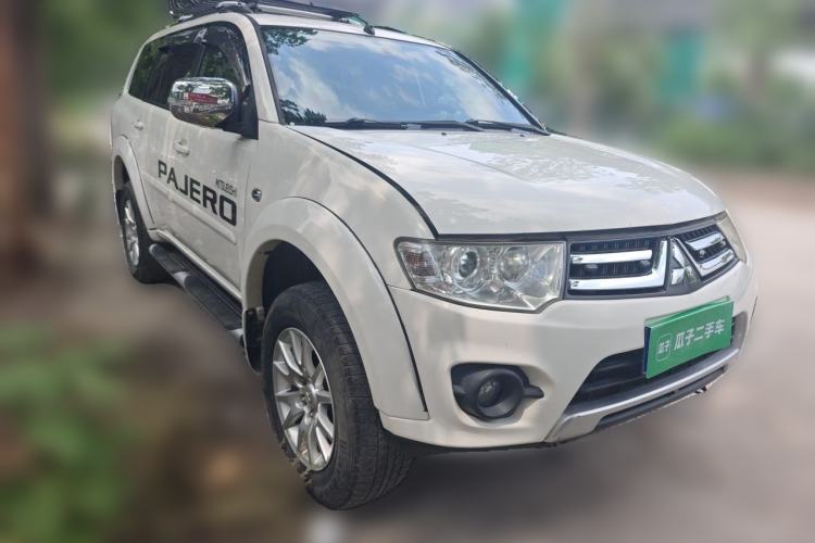 Used Mitsubishi Pajero Sport 2013 3.0L Automatic Two-Wheel Drive Luxury Edition Front Right 45 Deg