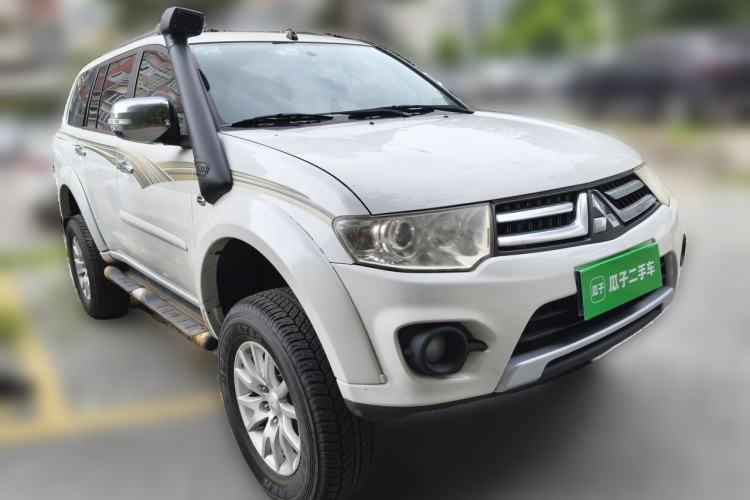 Used Mitsubishi Pajero Sport 2013 3.0L Automatic 4x4 Executive Edition Front Right 45 Deg