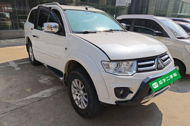 Used Mitsubishi Pajero Sport 2013 3.0L Automatic 4x4 Flagship Edition Front Right 45 Deg