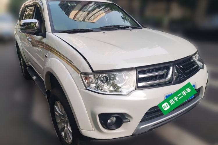 Used Mitsubishi Pajero Sport 2013 3.0L Automatic 4x4 Flagship Edition Front Right 45 Deg