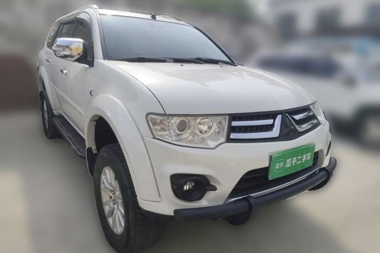 Used Mitsubishi Pajero Sport 2013 3.0L Automatic 4x4 Flagship Edition Front Right 45 Deg