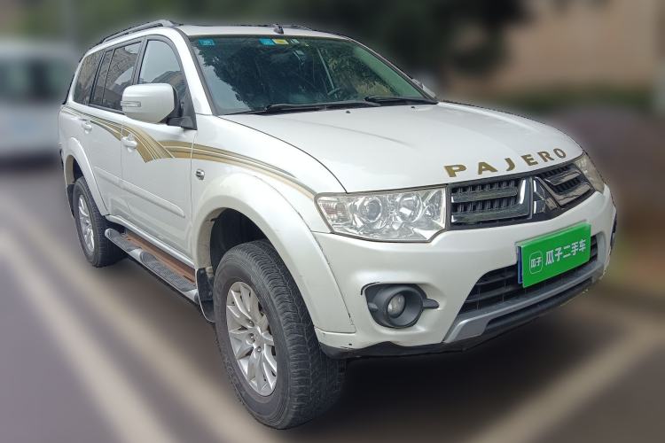 Used Mitsubishi Pajero Sport 2013 3.0L Automatic Two-Wheel Drive Luxury Edition Front Right 45 Deg