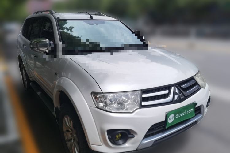 Used Mitsubishi Pajero Sport 2013 3.0L Automatic 4x4 Flagship Edition Front Right 45 Deg
