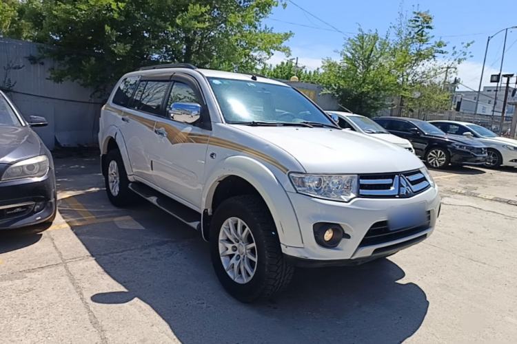 Used Mitsubishi Pajero Sport 2013 3.0L Automatic 4x4 Executive Edition Front Right 45 Deg