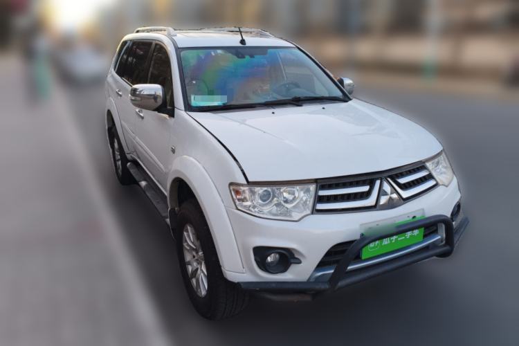 Used Mitsubishi Pajero Sport 2013 3.0L Automatic 4x4 Flagship Edition Front Right 45 Deg