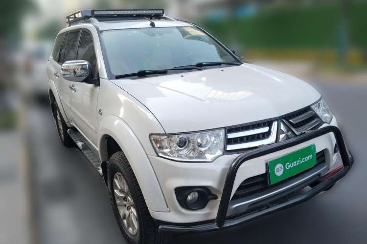 Used Mitsubishi Pajero Sport 2013 3.0L Automatic 4x4 Flagship Edition Front Right 45 Deg