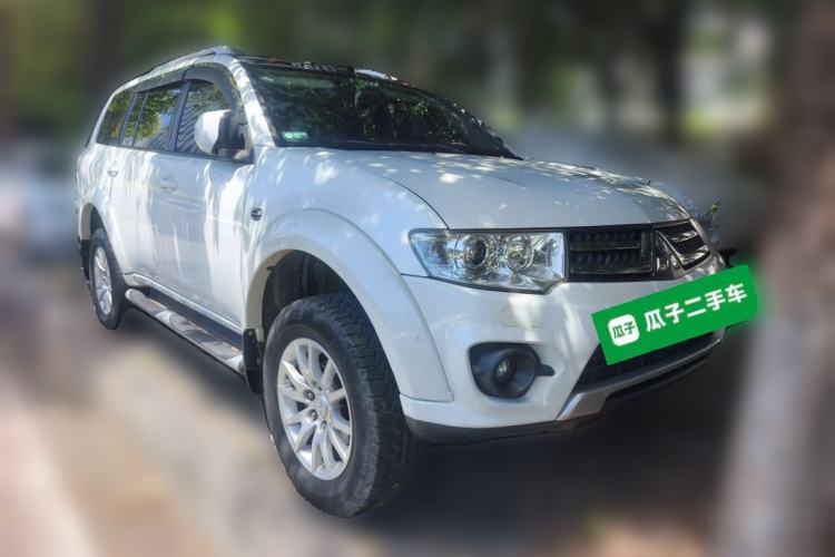 Used Mitsubishi Pajero Sport 2013 2.4L Manual Two-Wheel Drive Comfort Edition Front Right 45 Deg