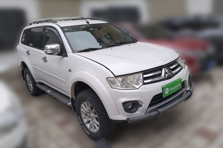 Used Mitsubishi Pajero Sport 2013 3.0L Automatic 4x4 Executive Edition Front Right 45 Deg