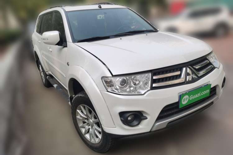 Used Mitsubishi Pajero Sport 2013 3.0L Automatic Two-Wheel Drive Luxury Edition Front Right 45 Deg