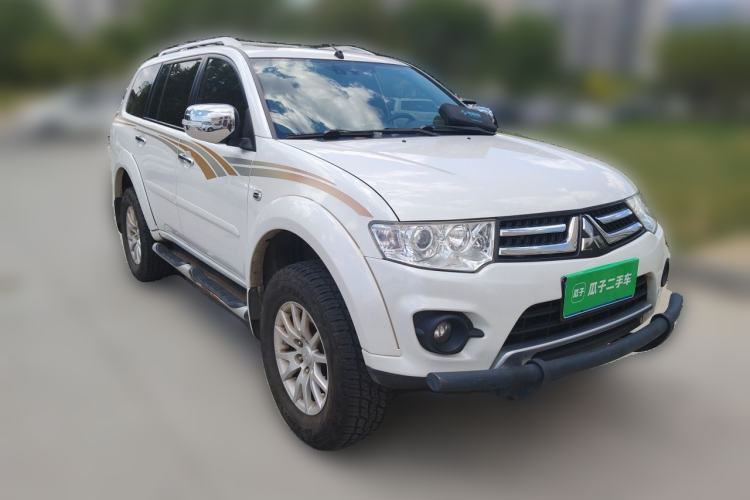 Used Mitsubishi Pajero Sport 2013 3.0L Automatic 4x4 Flagship Edition Front Right 45 Deg