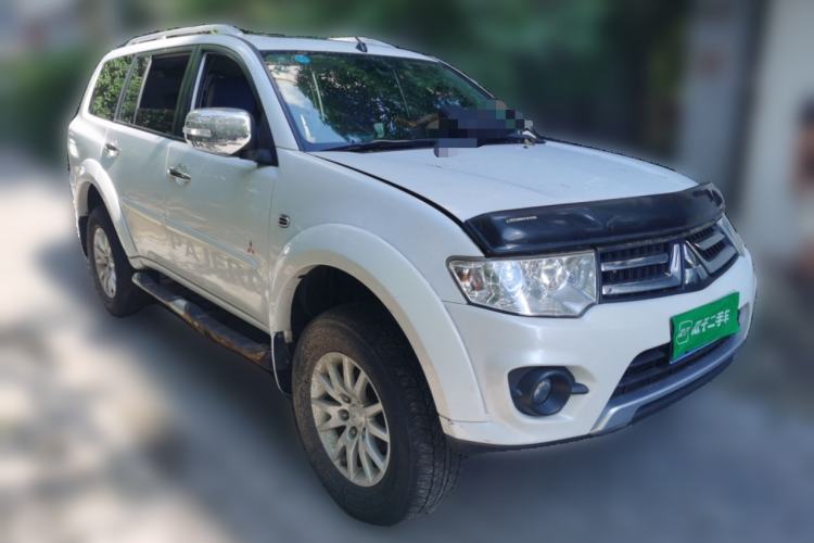 Used Mitsubishi Pajero Sport 2013 3.0L Automatic 4x4 Flagship Edition Front Right 45 Deg