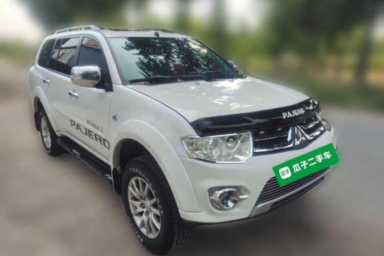 Used Mitsubishi Pajero Sport 2013 3.0L Automatic Two-Wheel Drive Luxury Edition Front Right 45 Deg
